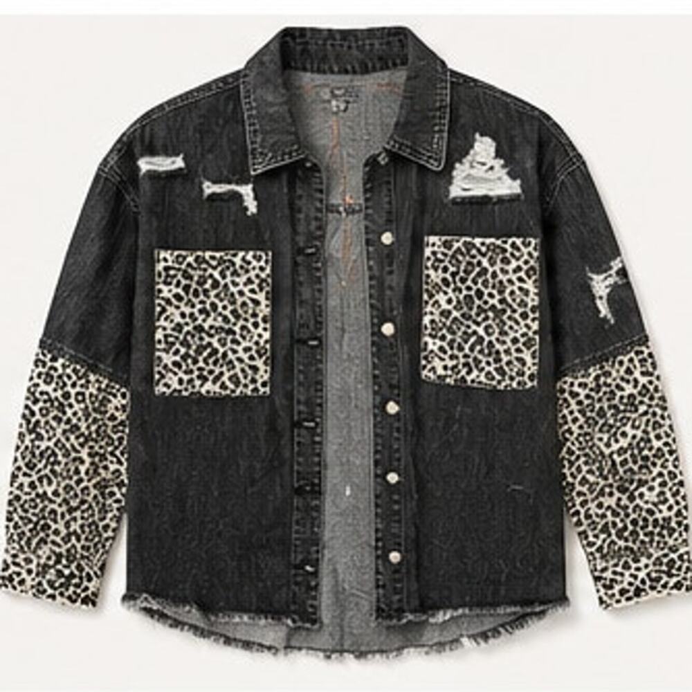 Easel Distressed Leopard Denim Jacket Shacket Button Front Cotton Medium NWT